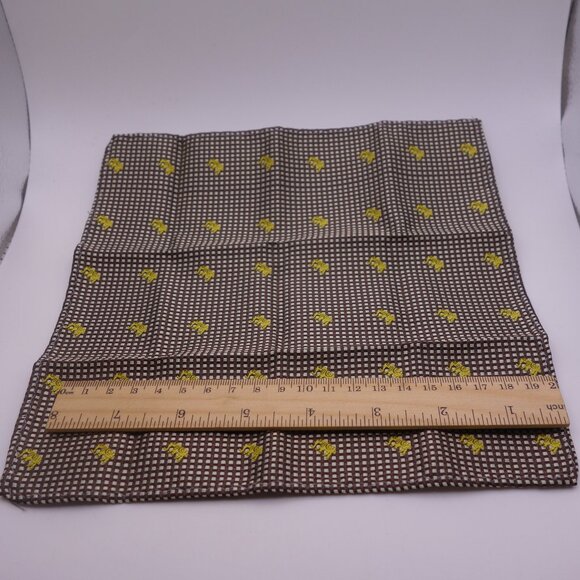 100% Silk Tie with Matching Cuff Links, Pocket Square and Tie Clip New in Box! - Picture 5 of 12